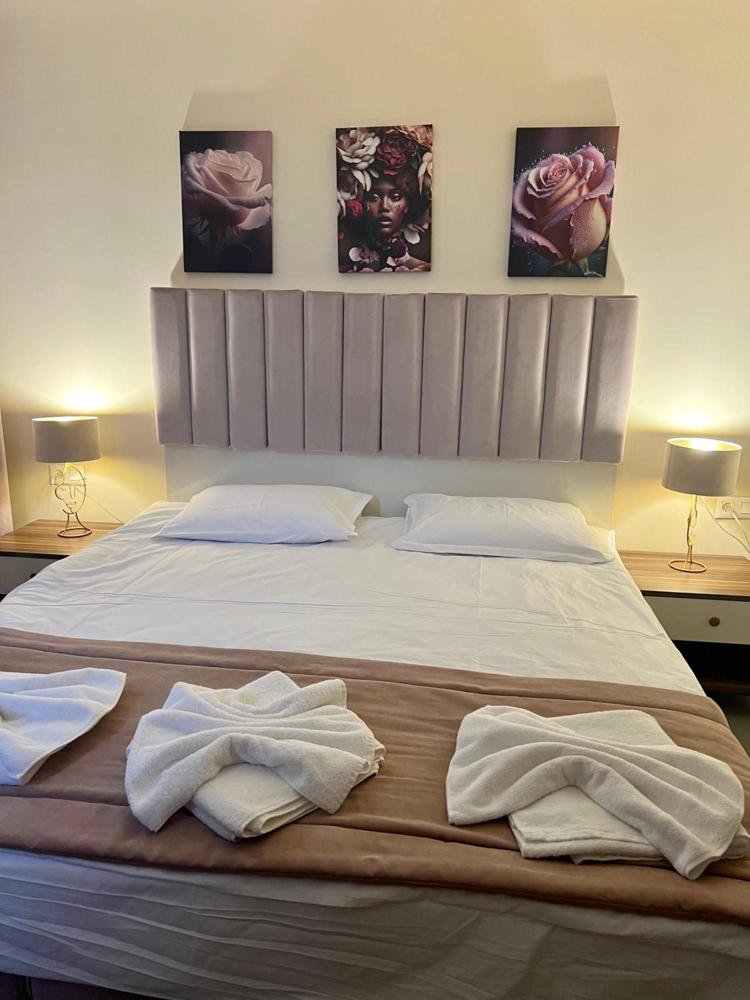 Floral Boutique Hotel Pleven Exterior foto